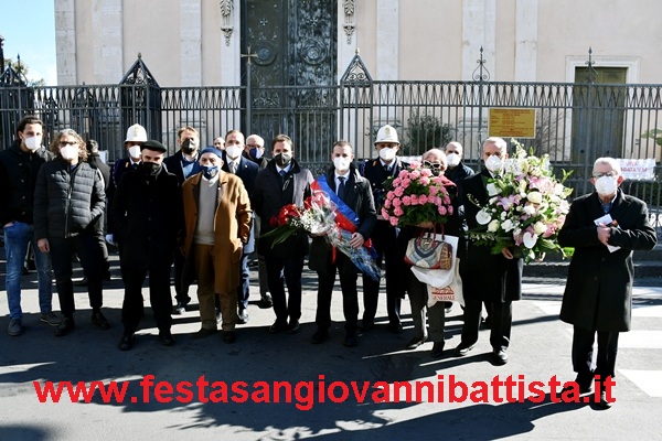 02/02/2022. Il Parroco Padre Giuseppe Catalfo assieme alle autorità del quartiere e ai rappresentanti del Comitato delle feste agatine.