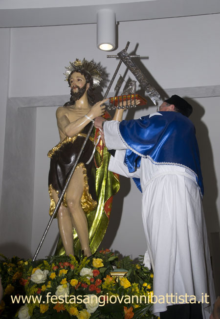01/03/2015. La fase di preparazione per la processione.