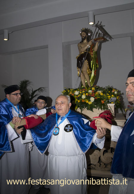 01/03/2015. La fase di preparazione per la processione.