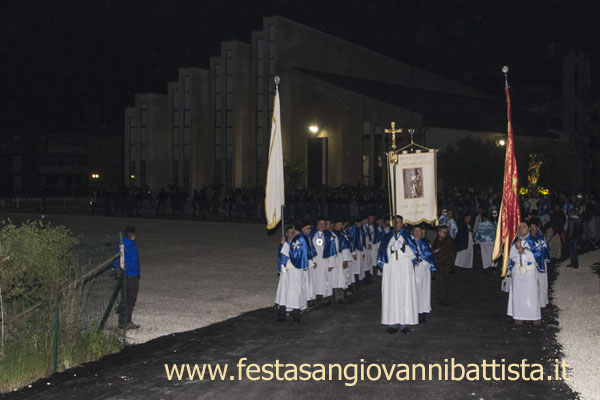 01/03/2015. La Confraternita esce dalla Chiesa Nuova.