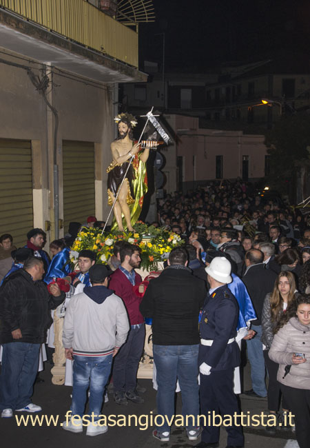 01/03/2015. La Confraternita giunge in via Immacolata.