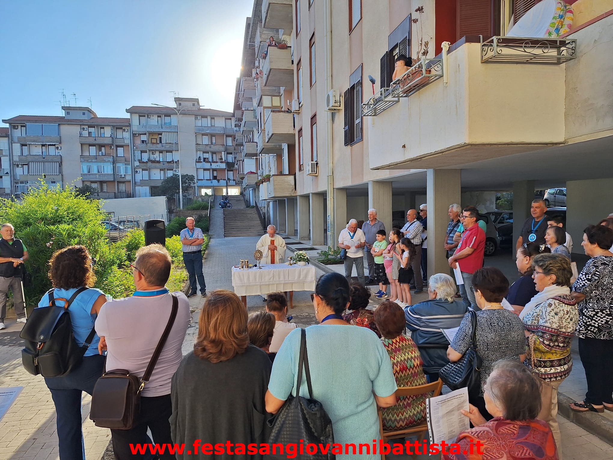 14/06/2024. Momento di preghiera devozionale con la celebrazione eucaristica del Parroco con la Reliquia del Santo Patrono e la partecipazione della comunità parrocchiale assieme agli abitanti del quartiere Balatelle di San Giovanni Galermo.