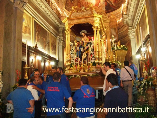 26/06/2016. San Giovanni Montebello. Preparazione per l'uscita serale di San Giovanni di Montebello.