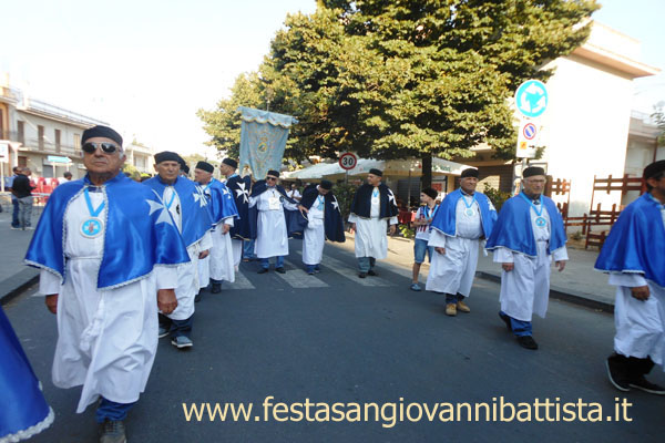 27/08/2017. Alcuni confrati in processione.