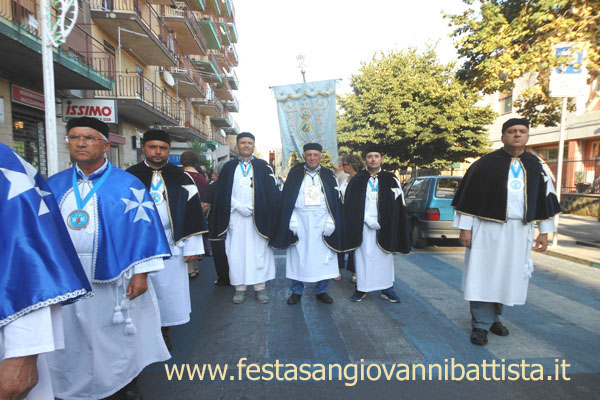 27/08/2017. L'attuale Sede Regnante della Confraternita assieme ad alcuni confrati in preghiera.
