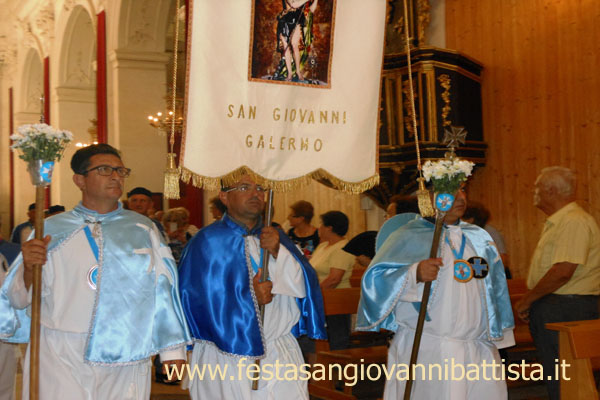 27/08/2017. Particolare dello stendardo tra i due sergenti neri.