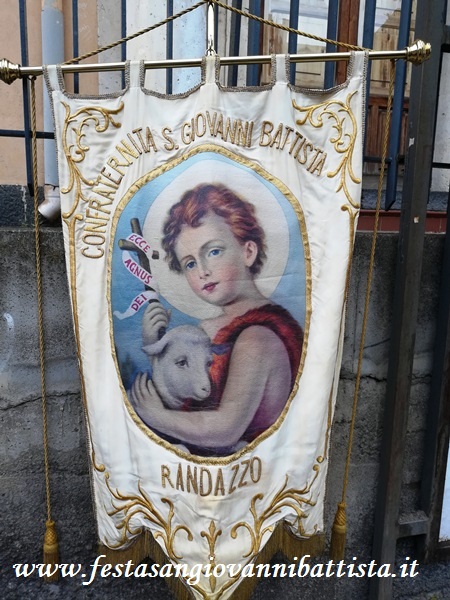 17/06/2018. Particolare dello stendardo della confraternita di San Gio.Battista di Randazzo.