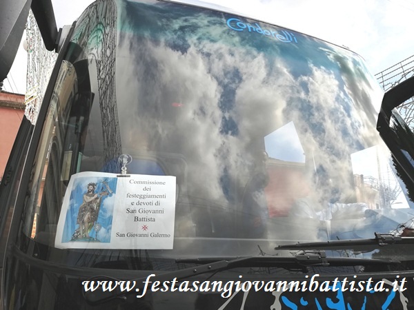 25/06/2018. La Confraternita S.G.Battista di S.G.Galermo in partenza per Acitrezza per la festa di San Giovanni Battista.