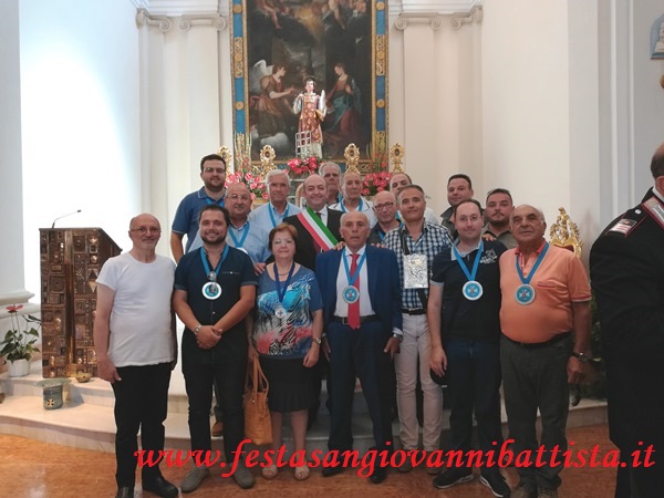 10/08/2018. Foto ricordo davanti alla statua di San Lorenzo festeggiato a S.Agata Li Battiati (CT).