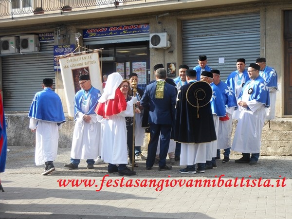 28/08/2018. I confrati si preparano per la processione.