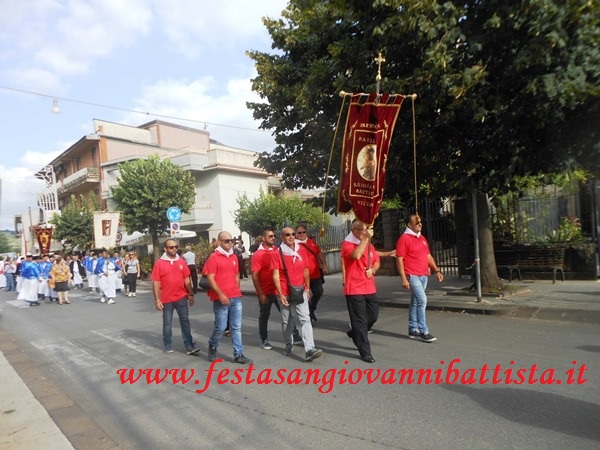28/08/2018. I Confrati della Confraternita San Giovanni Battista di Vizzini in processione.
