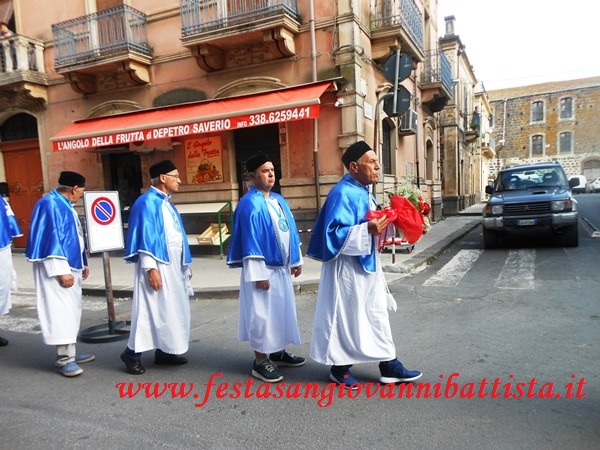 28/08/2018. Alcuni confrati in silenzio.
