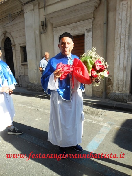 28/08/2018. Il confrate Pippo Di Mariano in processione.