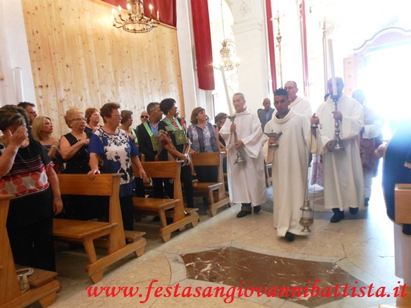 28/08/2018. L'inizio della celebrazione eucaristica nella basilica di San Giovanni Battista di Vizzini.
