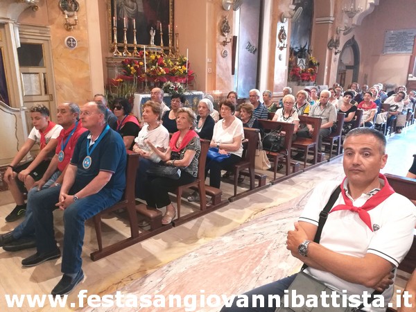 25/06/2019. Alcuni Confrati della Confraternita San Giovanni Battista di San Giovanni Galermo nella Chiesa Madre San Giovanni Battista di Acitrezza.