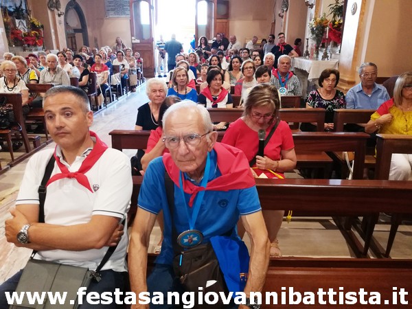 25/06/2019. Alcuni Confrati della Confraternita San Giovanni Battista di San Giovanni Galermo nella Chiesa Madre San Giovanni Battista di Acitrezza.
