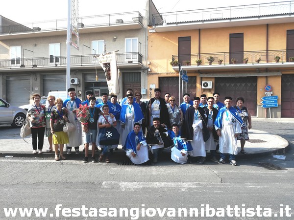 28/08/2019. Alcuni momenti del corteo delle confraternite e comitati verso la Basilica di San Giovanni Battista di Vizzini.