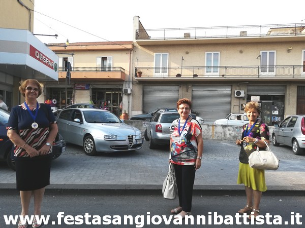 28/08/2019. Alcuni momenti del corteo delle confraternite e comitati verso la Basilica di San Giovanni Battista di Vizzini.