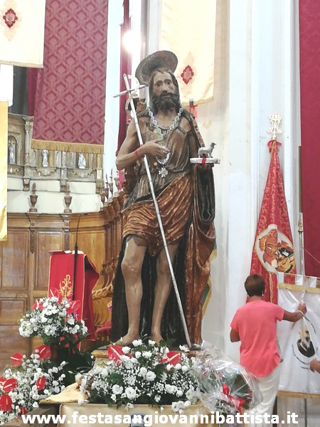 28/08/2019. Alcuni momenti del corteo delle confraternite e comitati verso la Basilica di San Giovanni Battista di Vizzini.