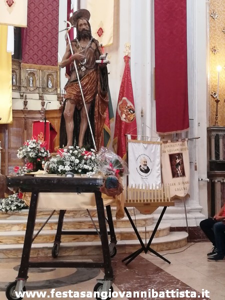 28/08/2019. Alcuni momenti del corteo delle confraternite e comitati verso la Basilica di San Giovanni Battista di Vizzini.