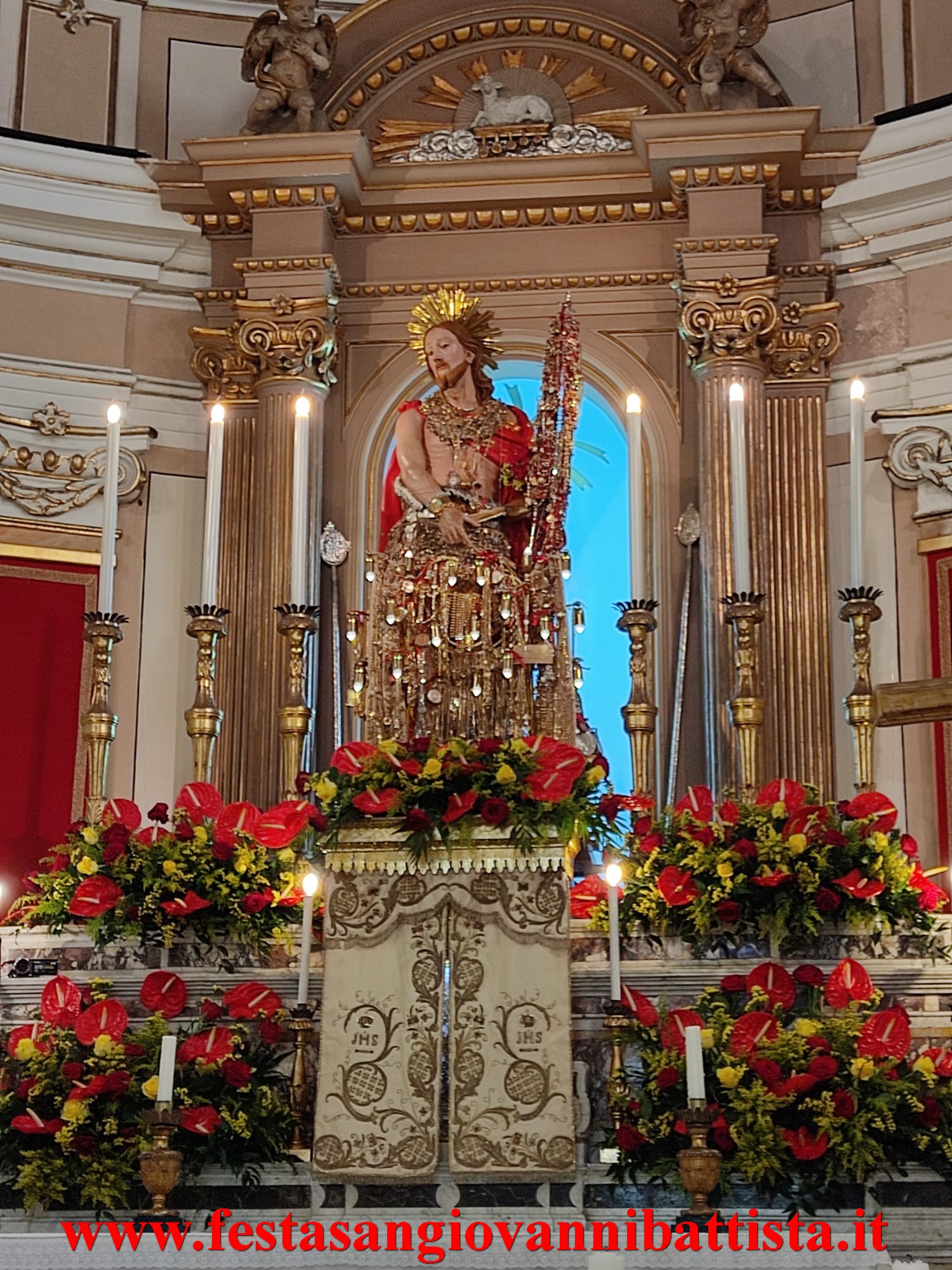 25/06/2024. Alcune fasi dell'omaggio floreale a San Giovanni Battista.
