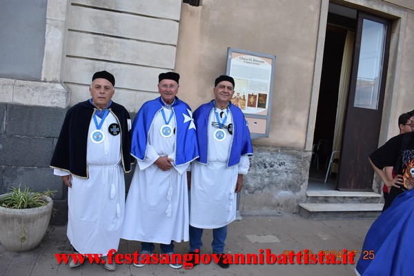 25/06/2024. Alcuni momenti della partecipazione della Confraternita di San Giovanni Battista alla solenne processione in onore del santo patrono a San Giovanni Montebello.