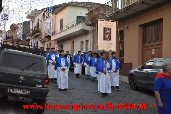 25/06/2024. Alcuni momenti della partecipazione della Confraternita di San Giovanni Battista alla solenne processione in onore del santo patrono a San Giovanni Montebello.