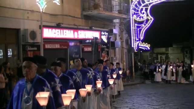 La Confraternita in Piazza Grande.