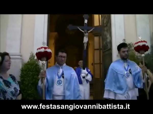 Video della Confraternita che esce dalla Chiesa Madre